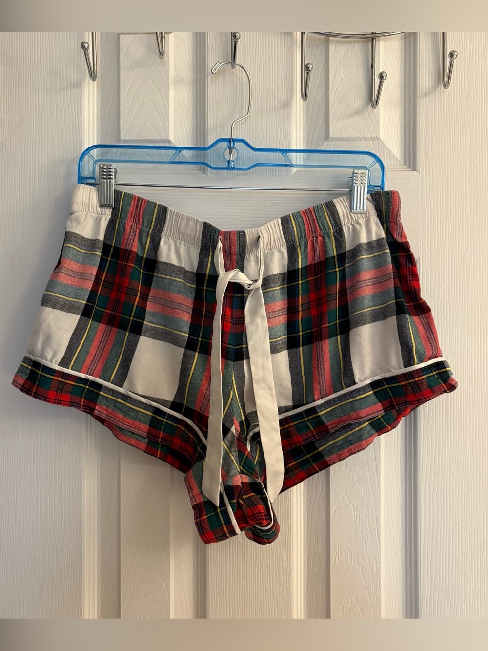Ladies Victoria’s Secret Plaid Sleep Shorts Size Large Black White.